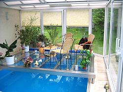 Pool perfekt im Wohnraum integriert